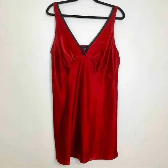 Red Satin Chemise Camisole Slip Jones New York Christmas Holiday Valentine’s - Picture 3 of 10